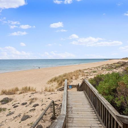 Beachside Escape On The Esplanade Christies Beach Екстер'єр фото